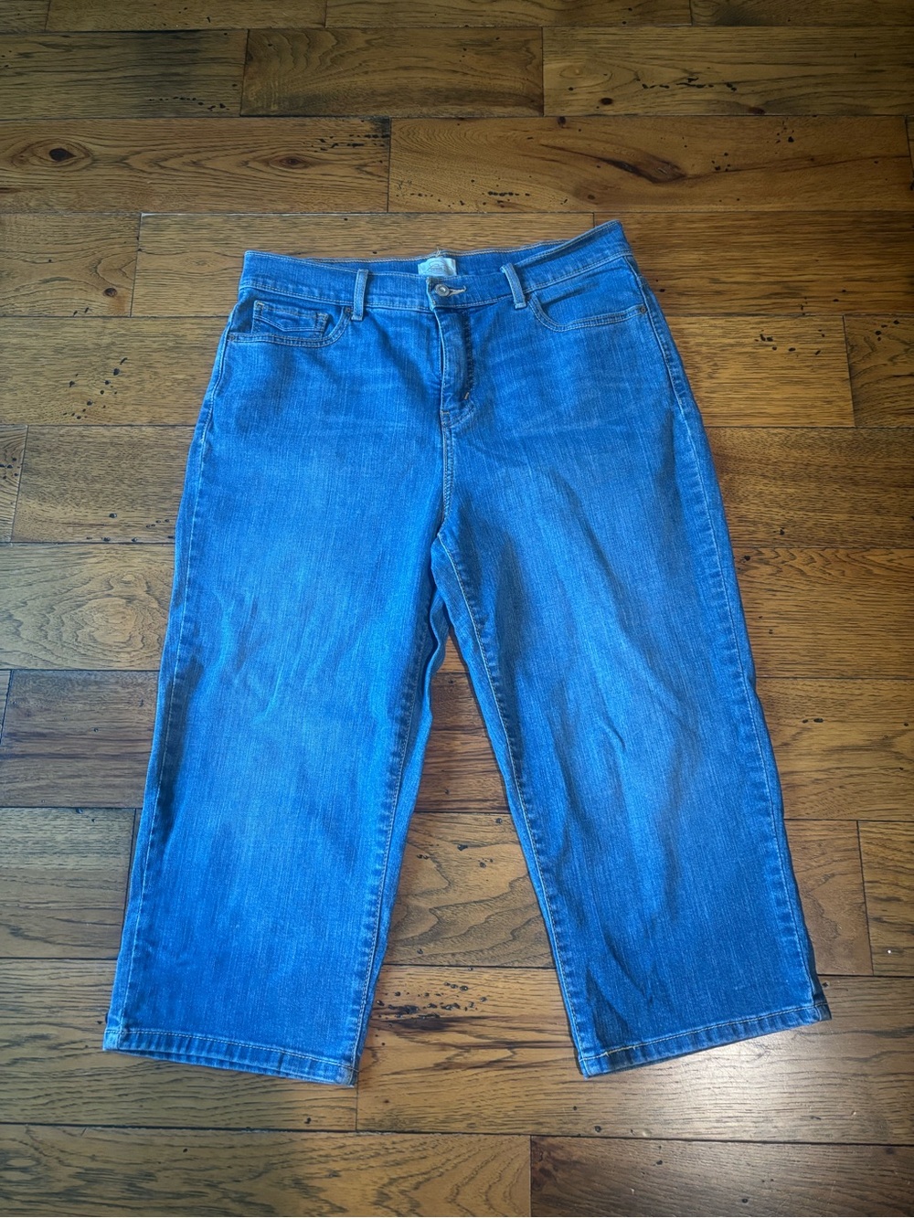 Levi's 512 Perfectly Slimming Mid-Blue Women’s Capri Jeans Size 14